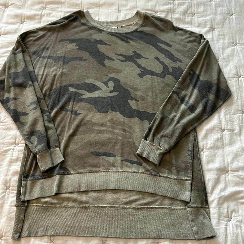 Camouflage split side tunic style top